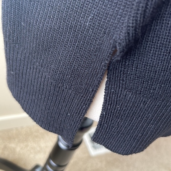 ATHLETA women’s Vneck black sweater size XS - Picture 4 of 9